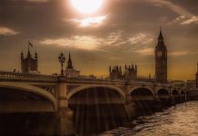 Fotógrafo cria técnica de foto revelação que parece pintura