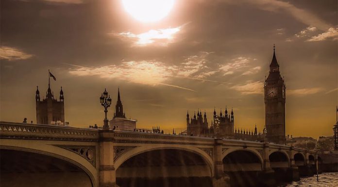 Fotógrafo cria técnica de foto revelação que parece pintura