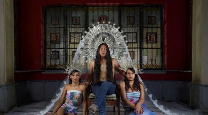 Fotógrafo Coloca Mulheres Trans Como Ícones Religiosos