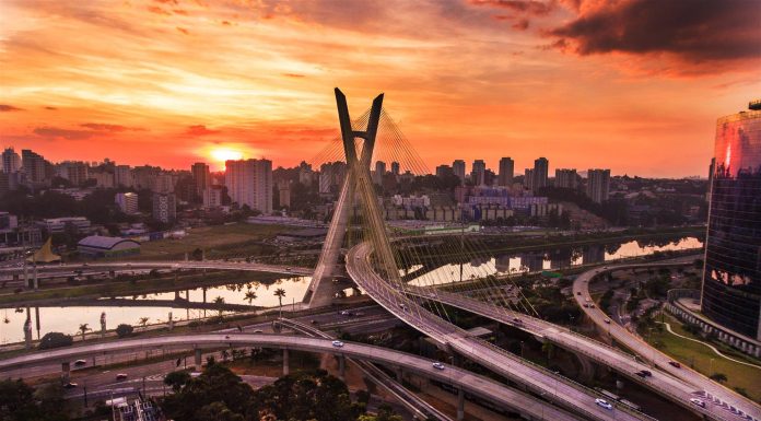 Conheça a série Ponte Estaiada do fotógrafo Michel Moretti